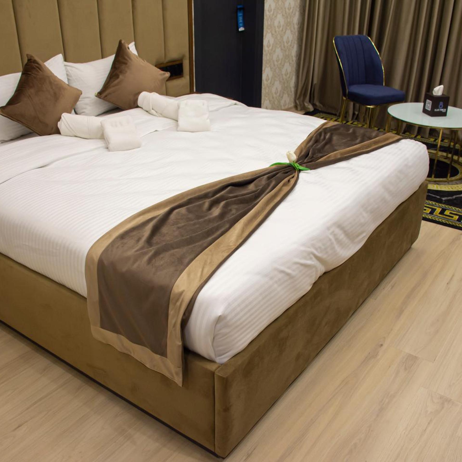 Blue Moon Hotel 22/63