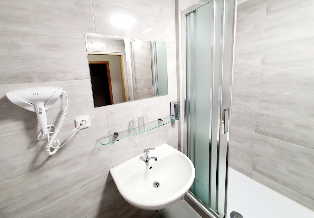 Relax Inn Hotel Prague 36/36