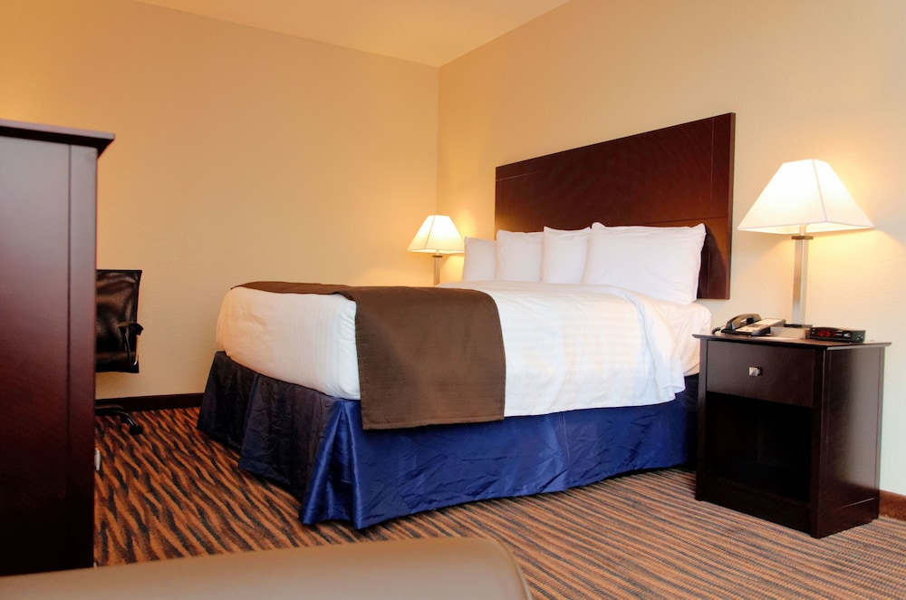 Boulders Inn Amp Suites Oak Ridge 28/50
