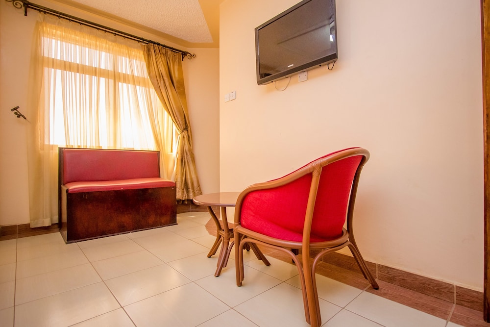 Alma Hotel 20/36