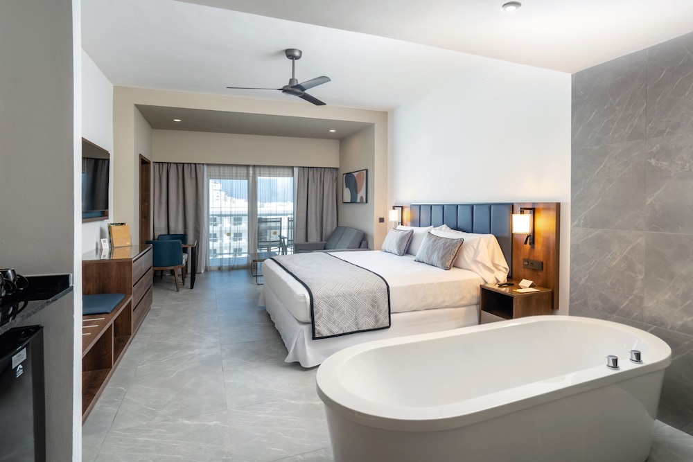 جناح جونيور بسرير كينج بإطلالة جزئية على البحر، RIU Palace Kukulkan - Adults Only - All Inclusive 3/3
