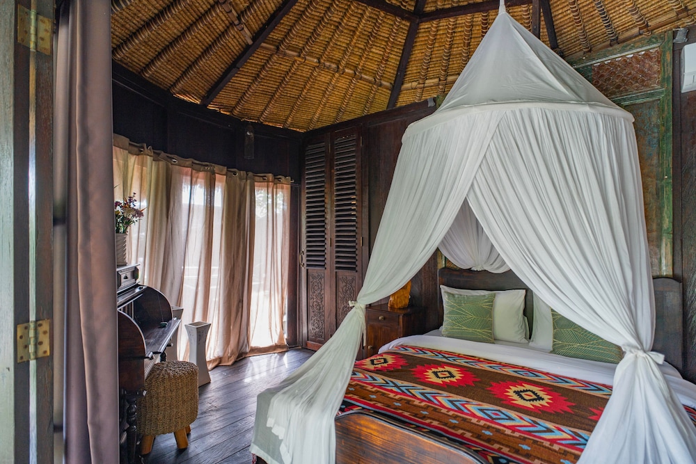 Most Exotic Beachfront Villa Keong 22/67