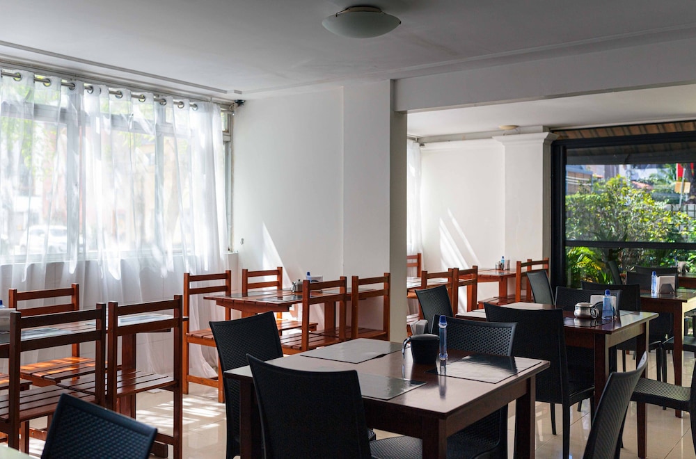 Tropico Praia Hotel 35/50