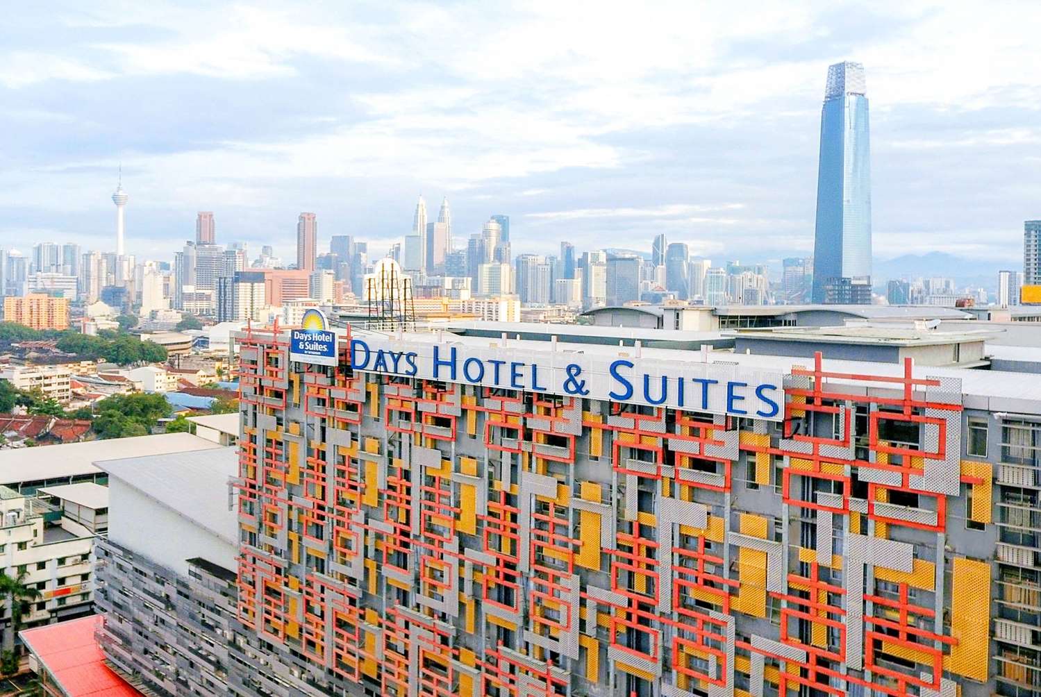 Days Hotel and Suites by Wyndham Fraser Business Park KL in KUALA LUMPUR