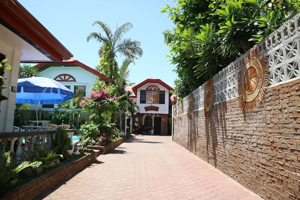 Isla Bonita Beach Resort 60/67
