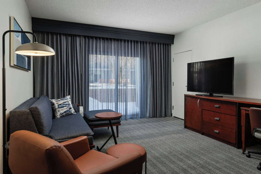 Courtyard by Marriott Denver Central Park 29/50