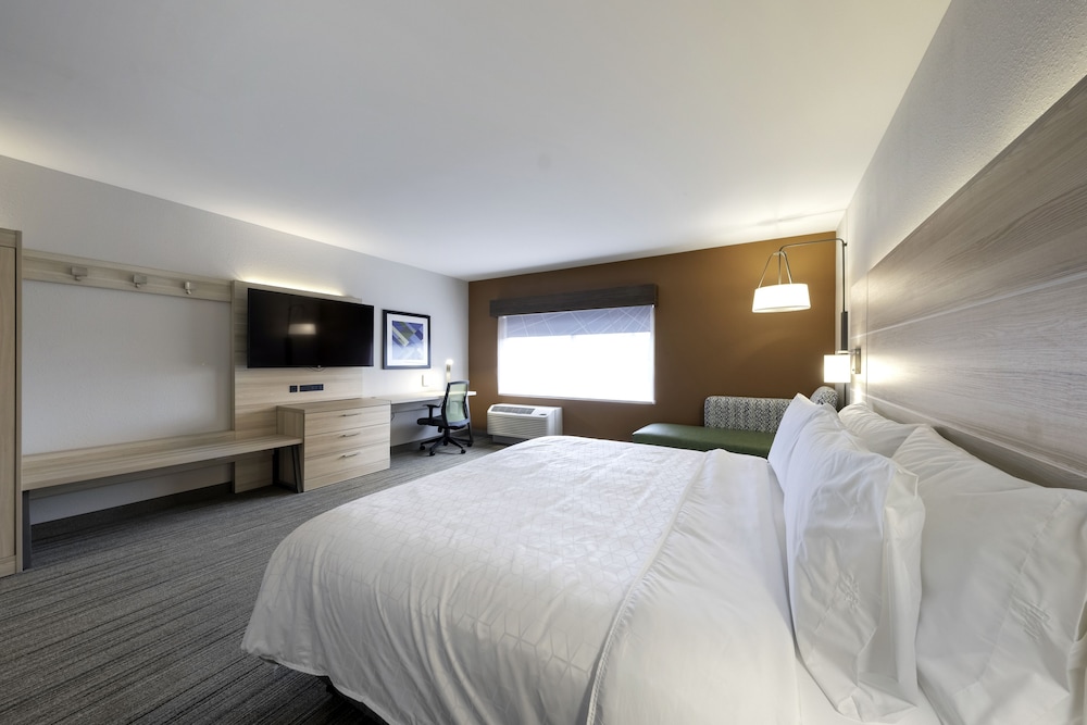 Holiday Inn Express Suites Staunton 23/75