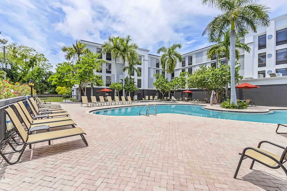 Holiday Inn St. Petersburg West 3/59