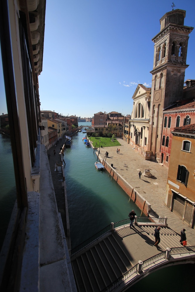 PALAZZO GUARDI 67/75