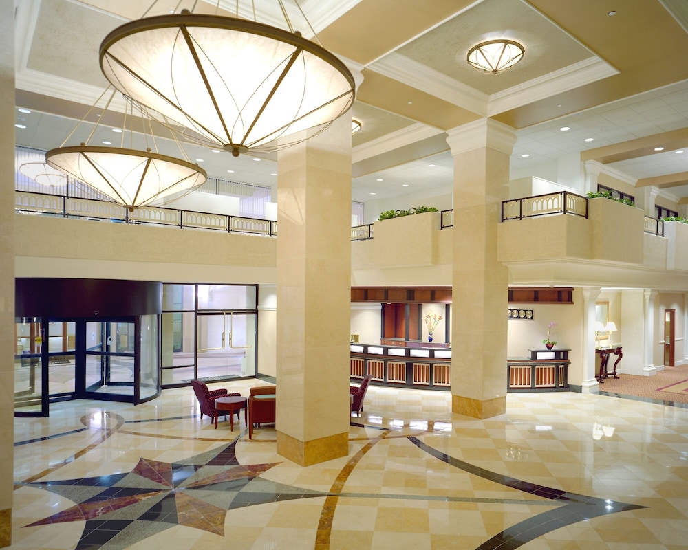 Sheraton Pentagon City Hotel 24/47