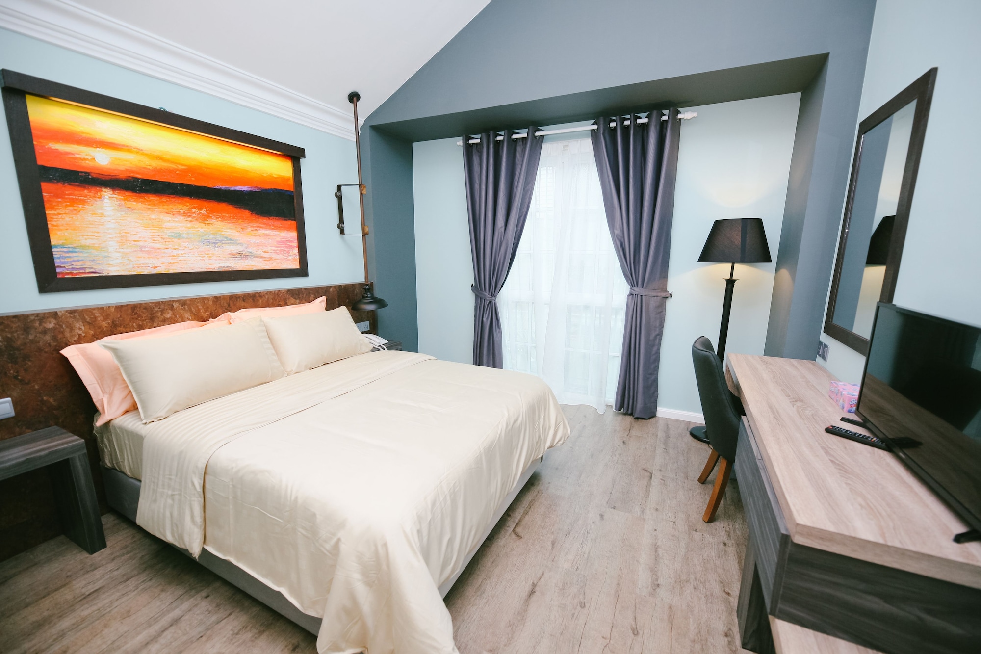 DESIGN, QUEEN BED