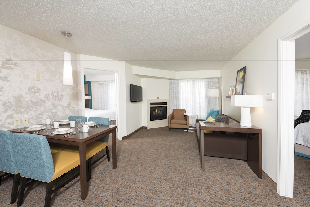 Residence Inn Grand Rapids West 37/40