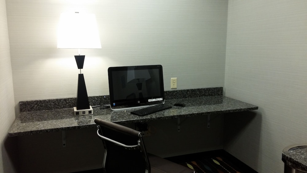 Best Western Plus Boardman Inn & Suites 26/29