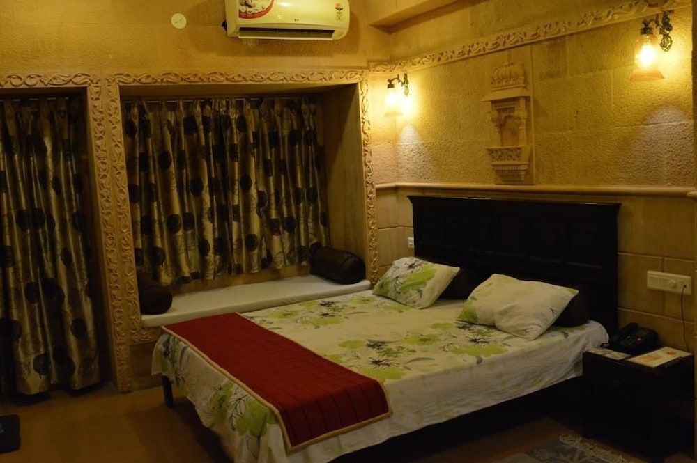 Hotel Jessulkot 5/28