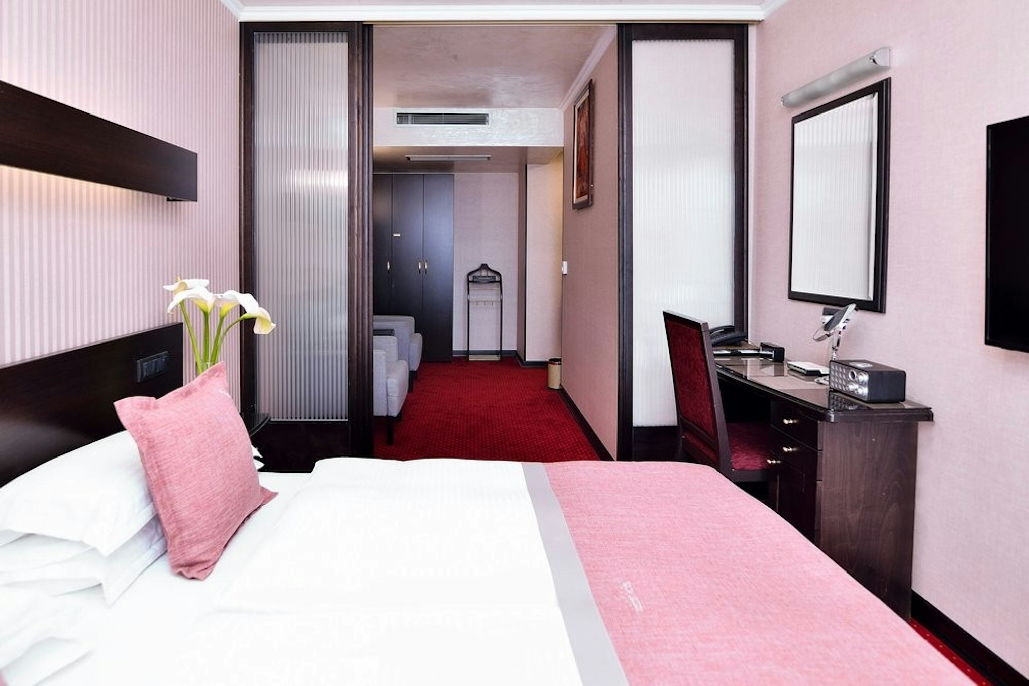 Prezident Hotel 8/75