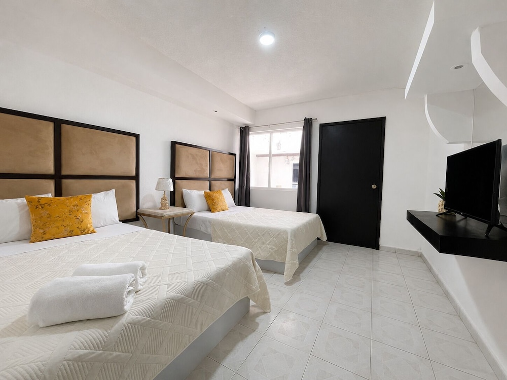 Zona Dorada Inn 20/50