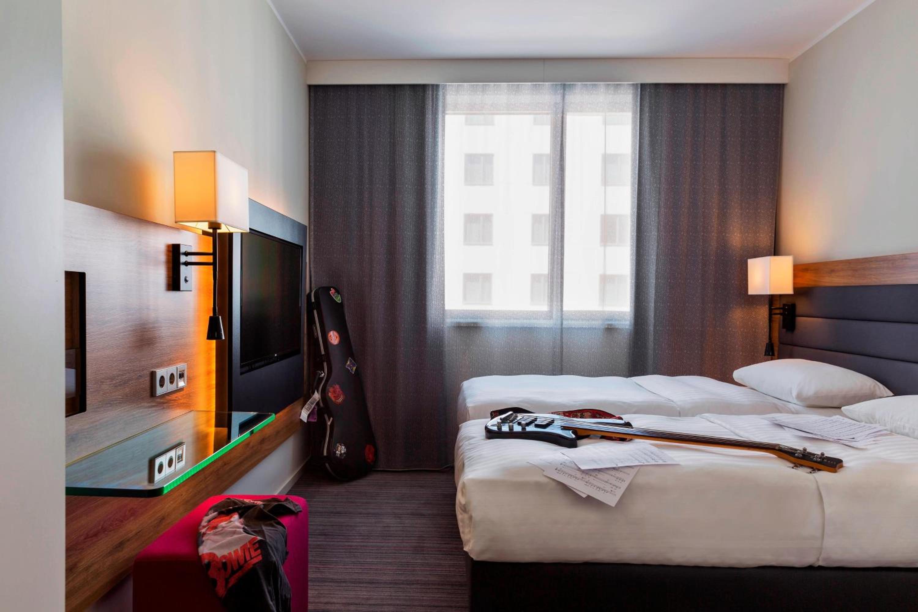 Moxy Sleeper, Double Bed