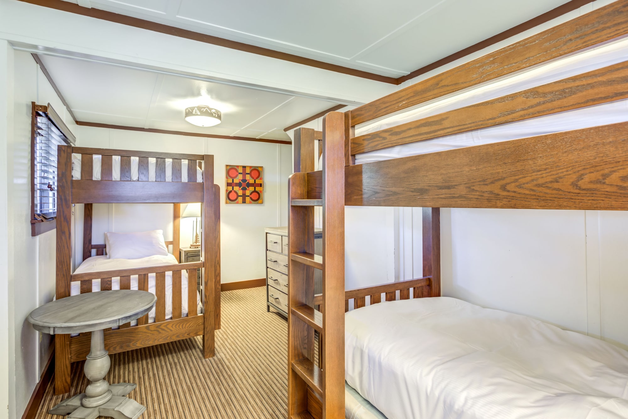Elk, Cabin, Twin Beds, 2 King Beds, 4 Bunk Beds, 2 Queen Beds, Kitchen