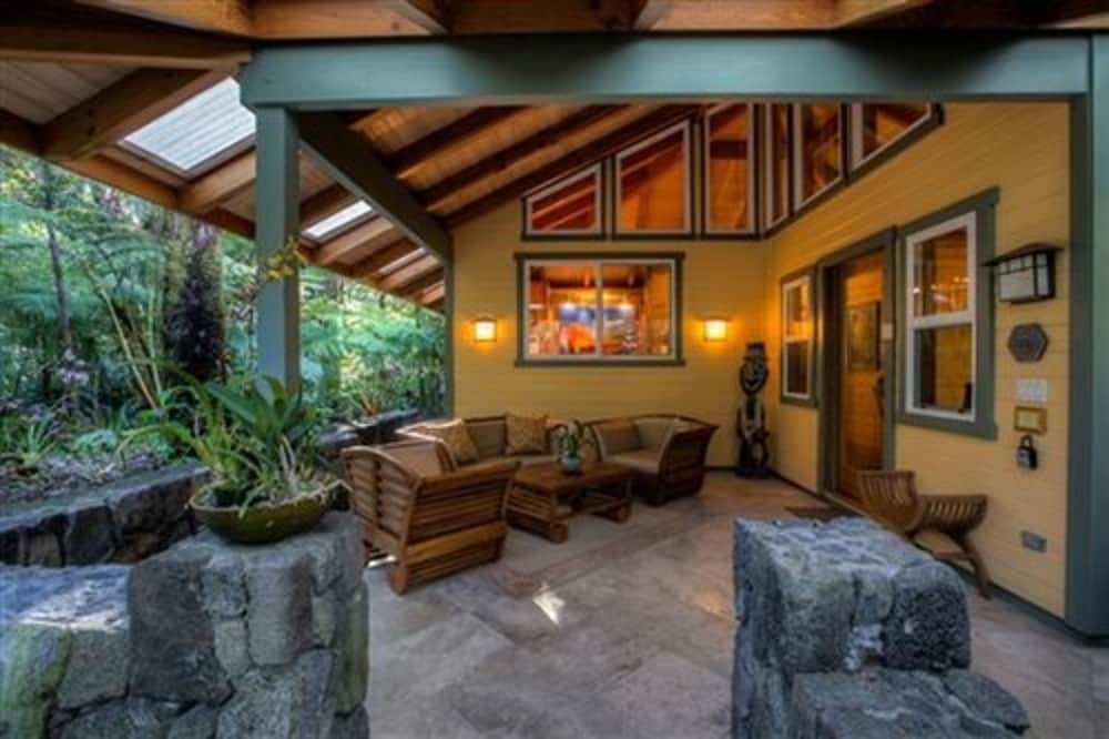 Volcano Mist Cottage 11/20