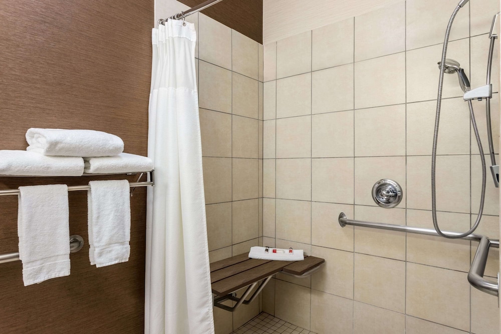 Baymont By Wyndham Tulsa 18/19
