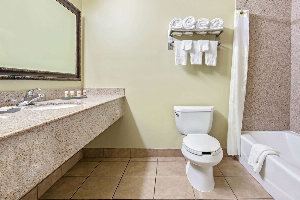 La Quinta Inn Suites Moreno Valley 15/53