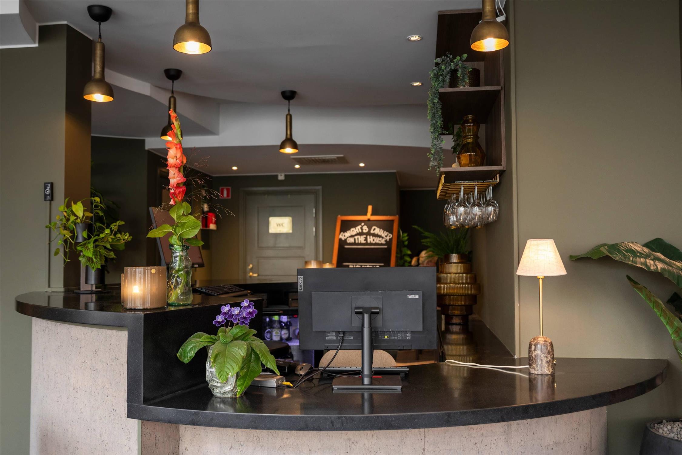 Home Hotel Majoren 2/48