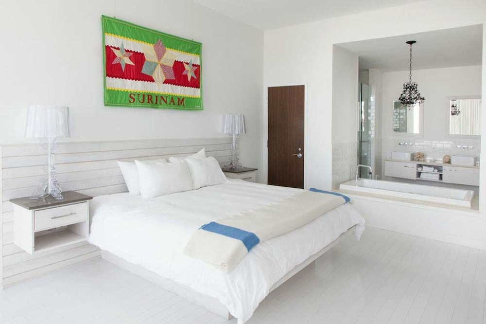 Bungalow Hotel 14/71