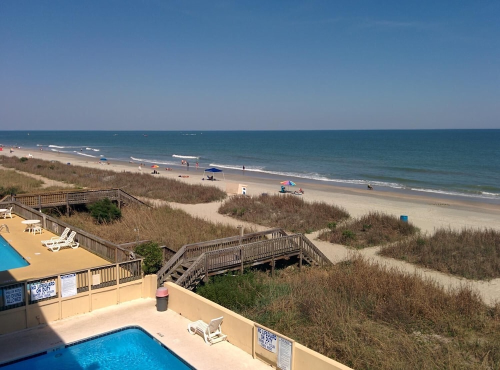 Days Inn by Wyndham Myrtle Beach-Beach Front 6/36