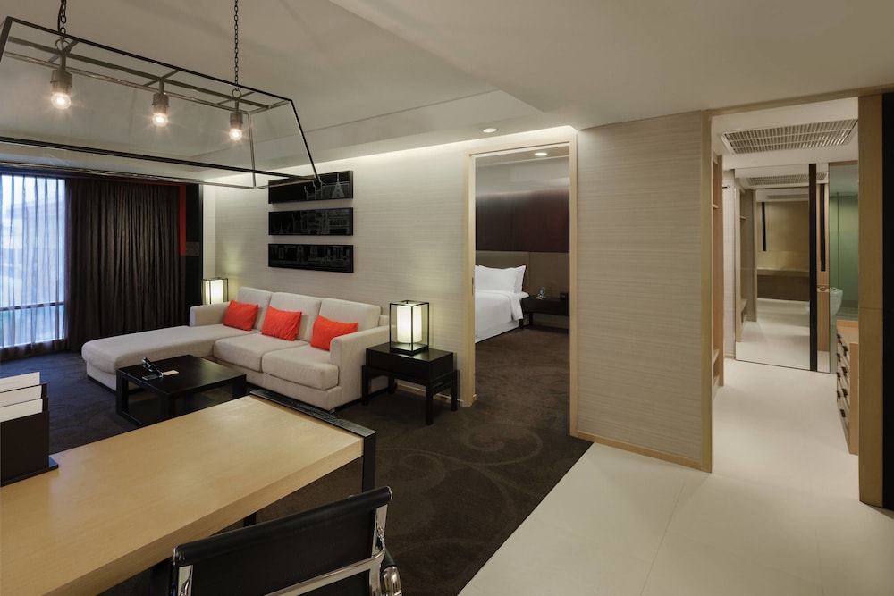 Paradox Bangkok 38/54