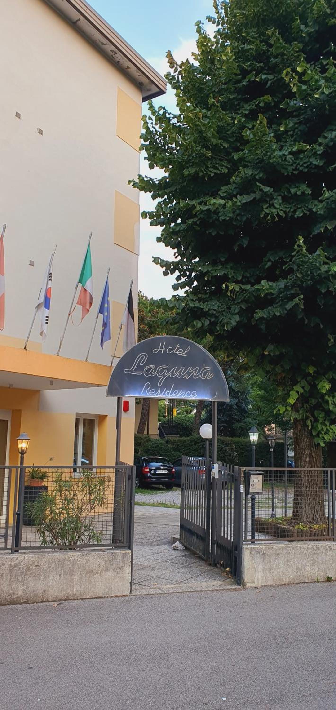 hotel laguna residence