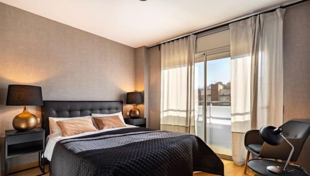DELUXE, APARTMENT