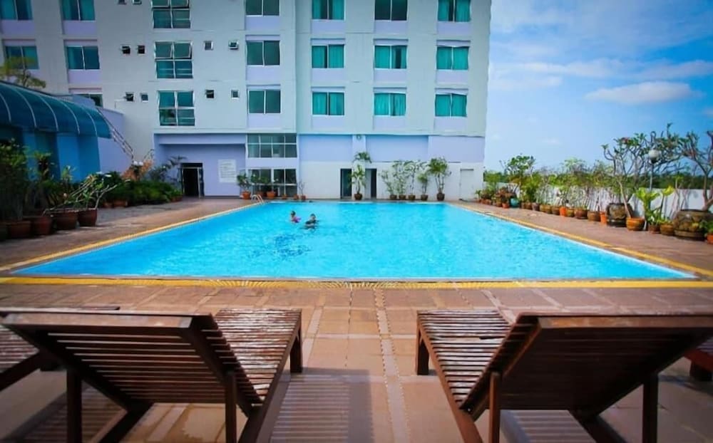 Diamond Plaza Hotel Suratthani 47/50