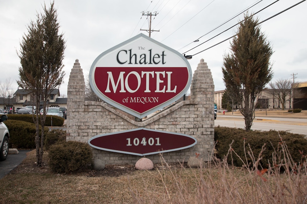 Chalet Motel Mequon 1/36