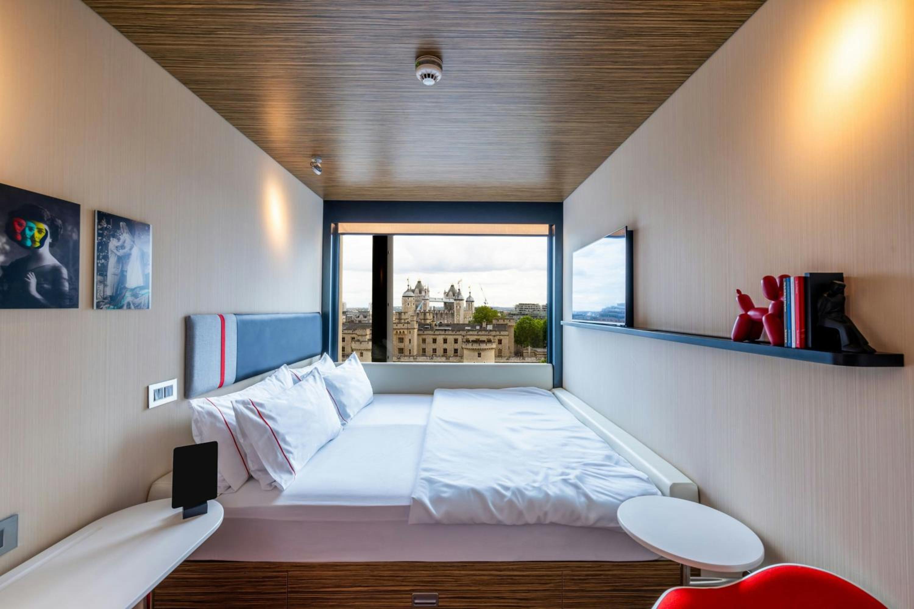 Room, King Bed, Tower Bridge View