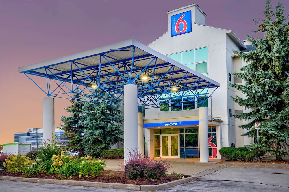 Motel6 Burlington On - Toronto West - Oakville in BURLINGTON - ONTARIO
