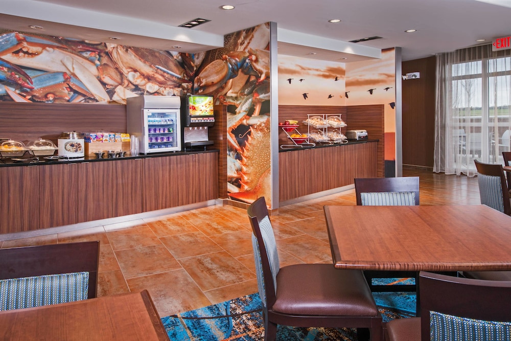Fairfield Inn Suites Easton 8/44