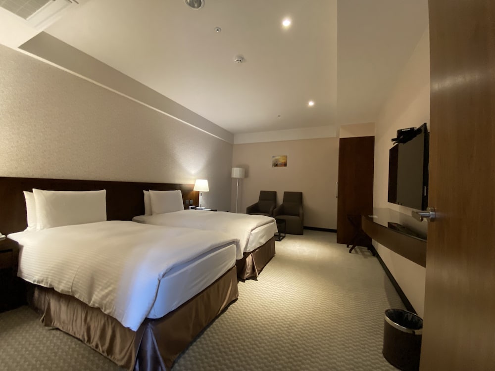 Lai Lai Hotel 12/74