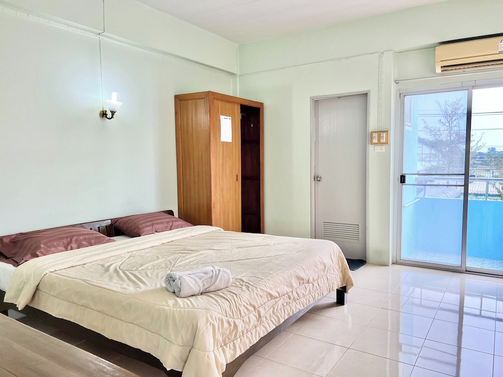 DELUXE, DOUBLE BED