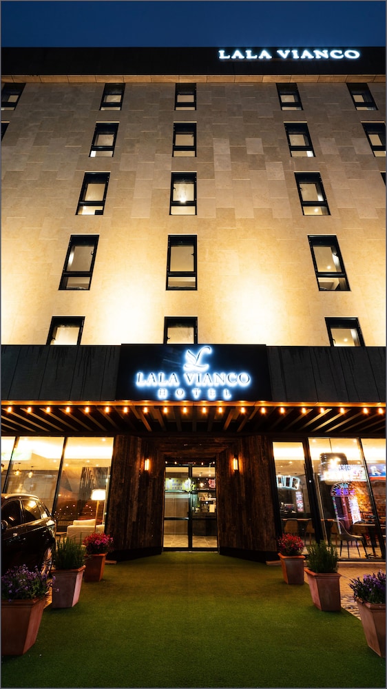 Lala Vianco Hotel 2/48