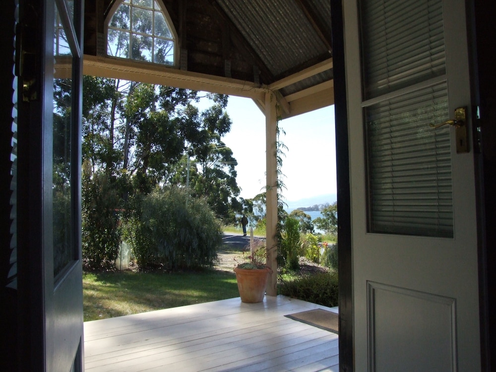 Bruny Island Escapes 5/69