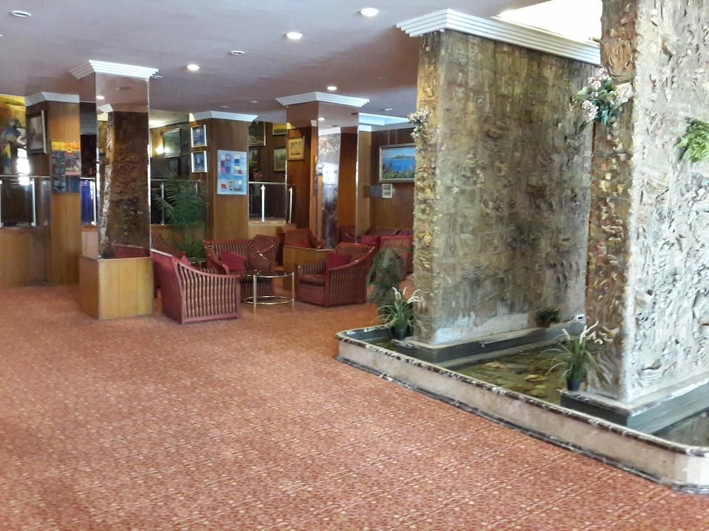Bristol Hotel 25/50