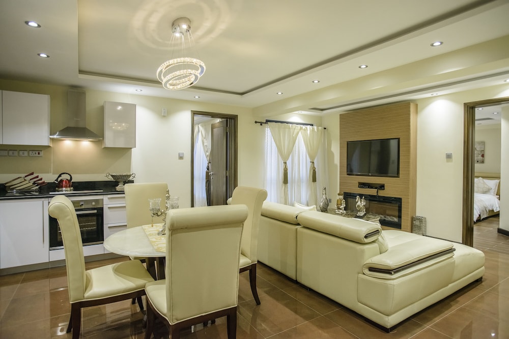 The Landmark Suites 22/34