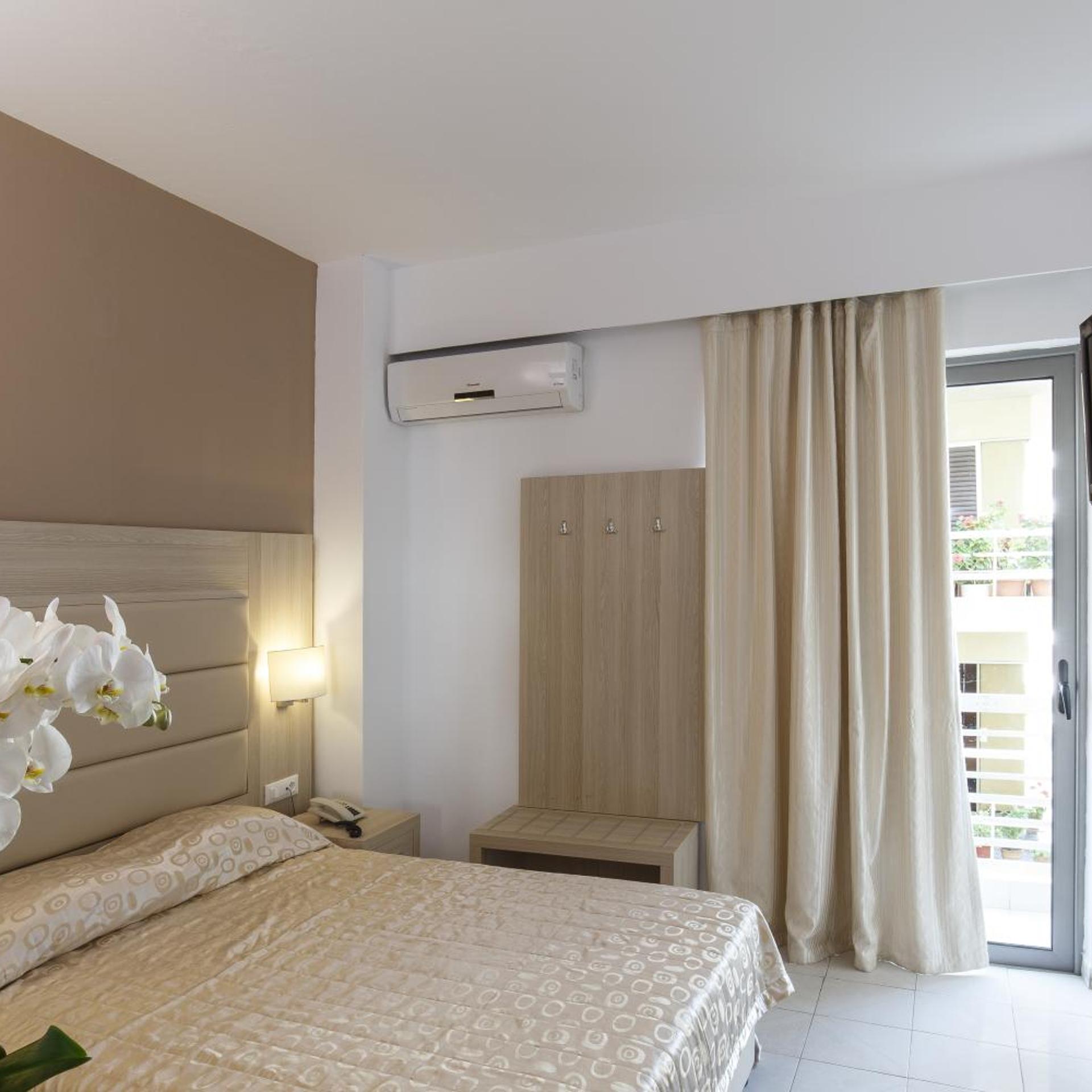 Africa Hotel 15/48