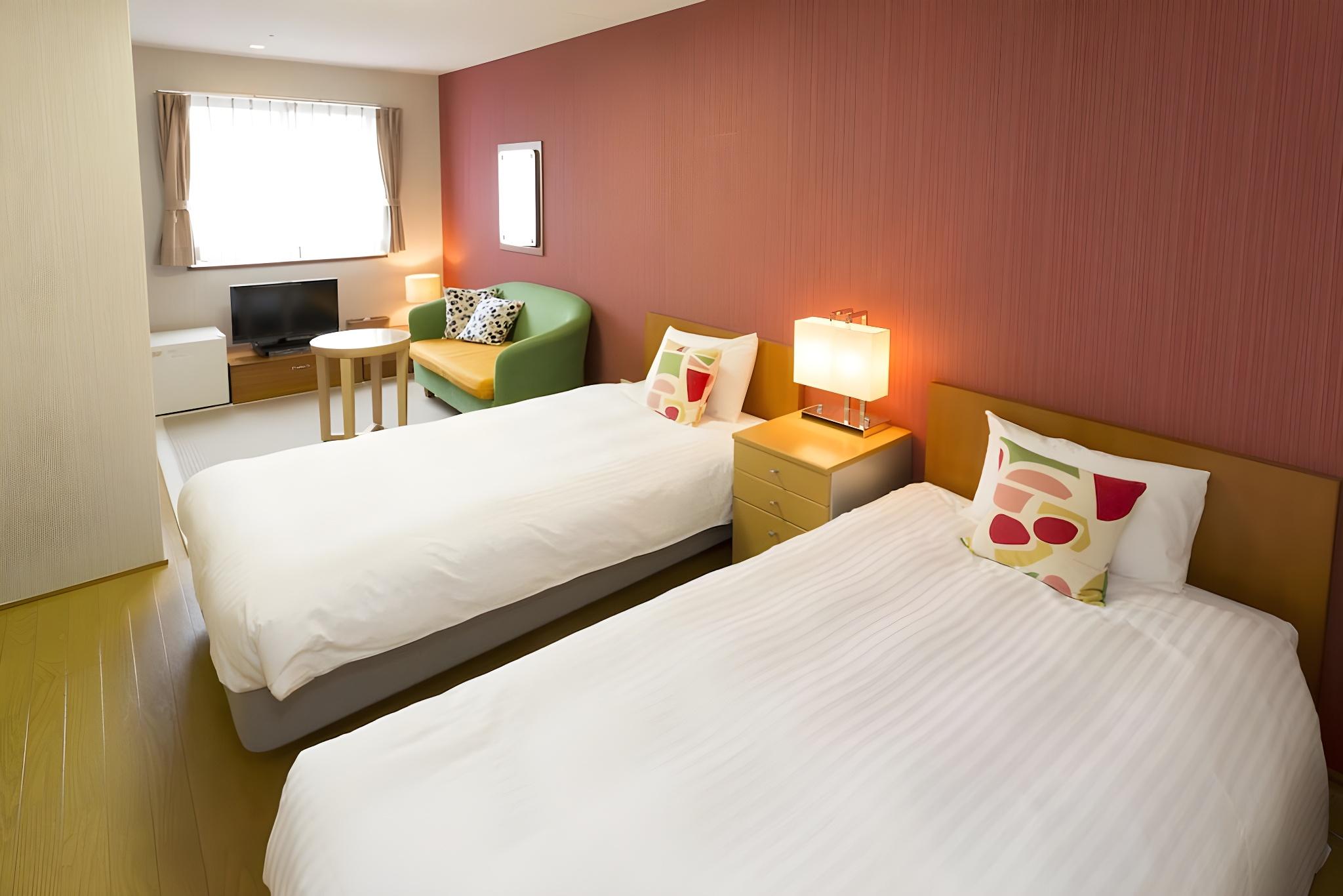 Room, Twin Beds, No Parking