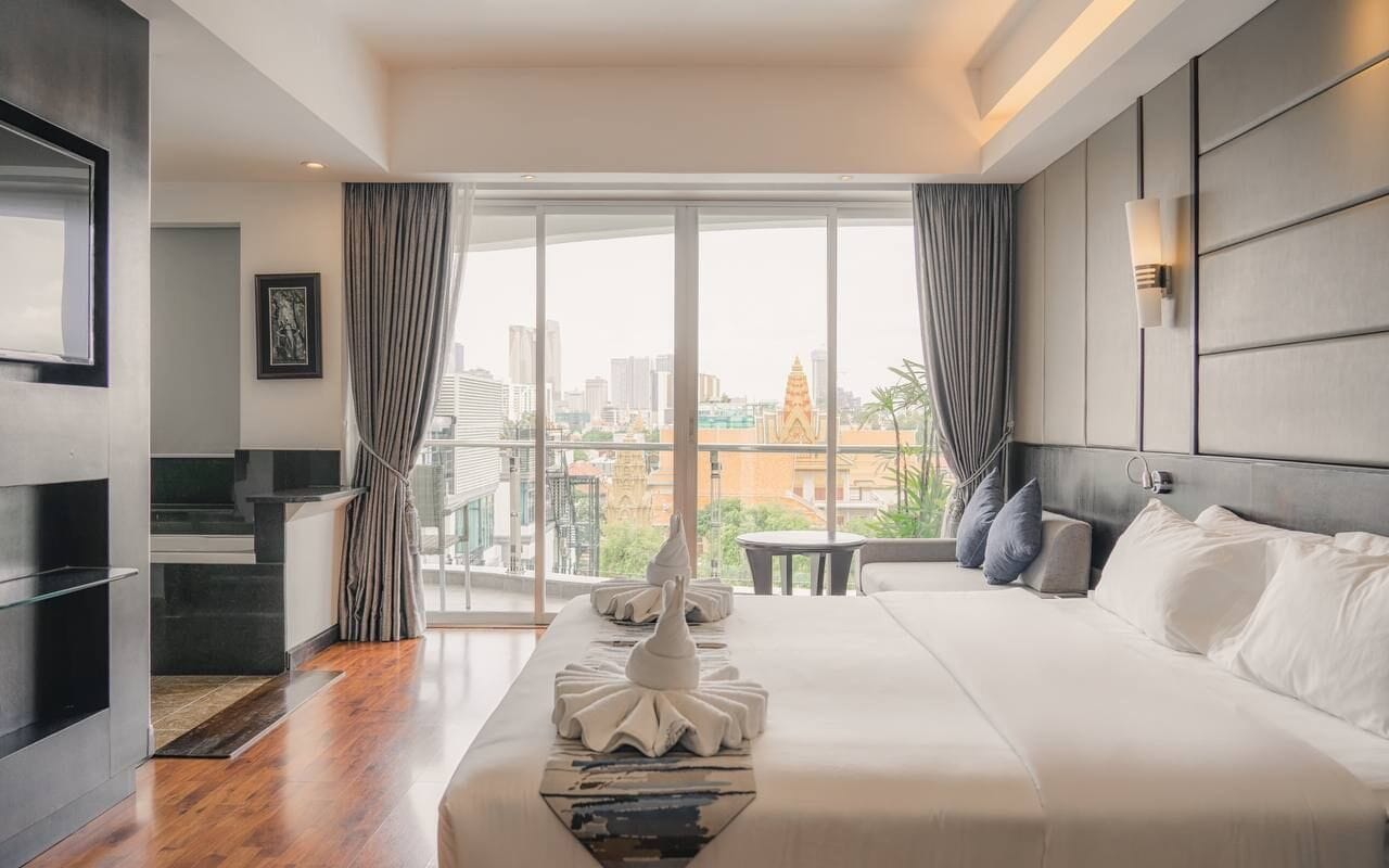 Suite, Balcony