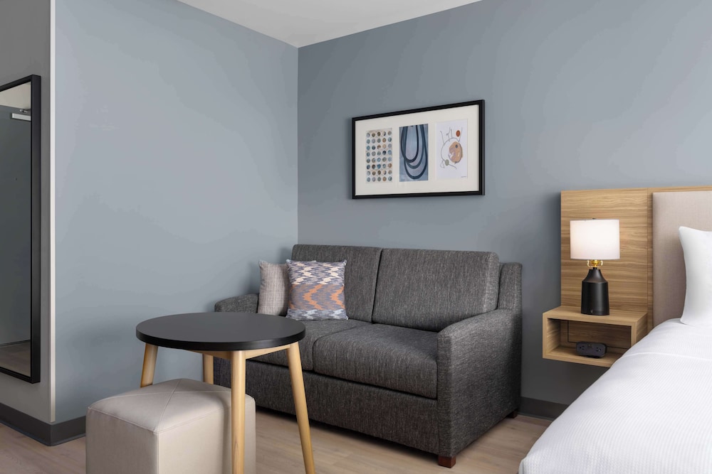 Hyatt Studios Mobile / Tillmans Corner 28/50
