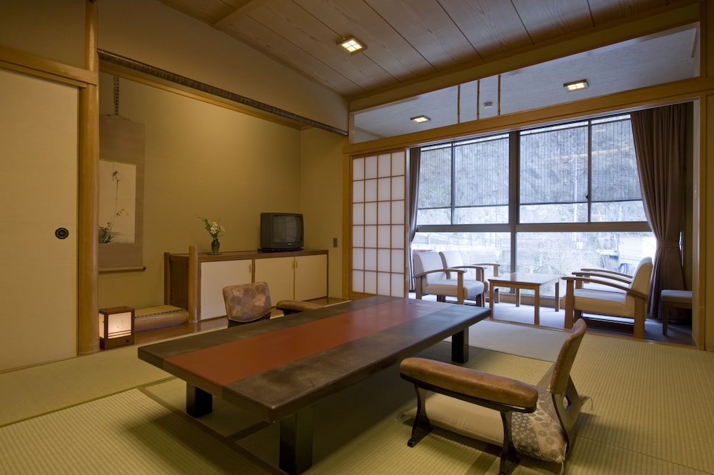 Nishiyama Onsen Keiunkan 32/40