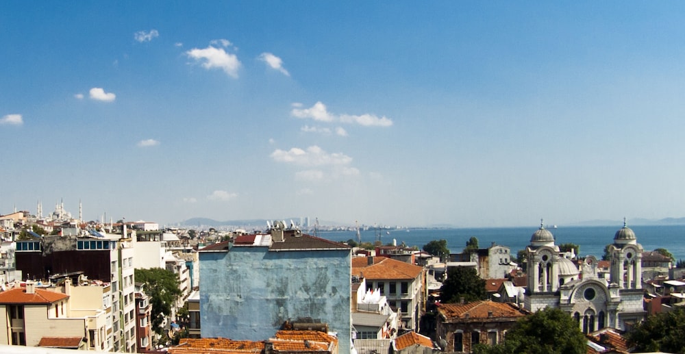 Tayhan Hotel 38/39