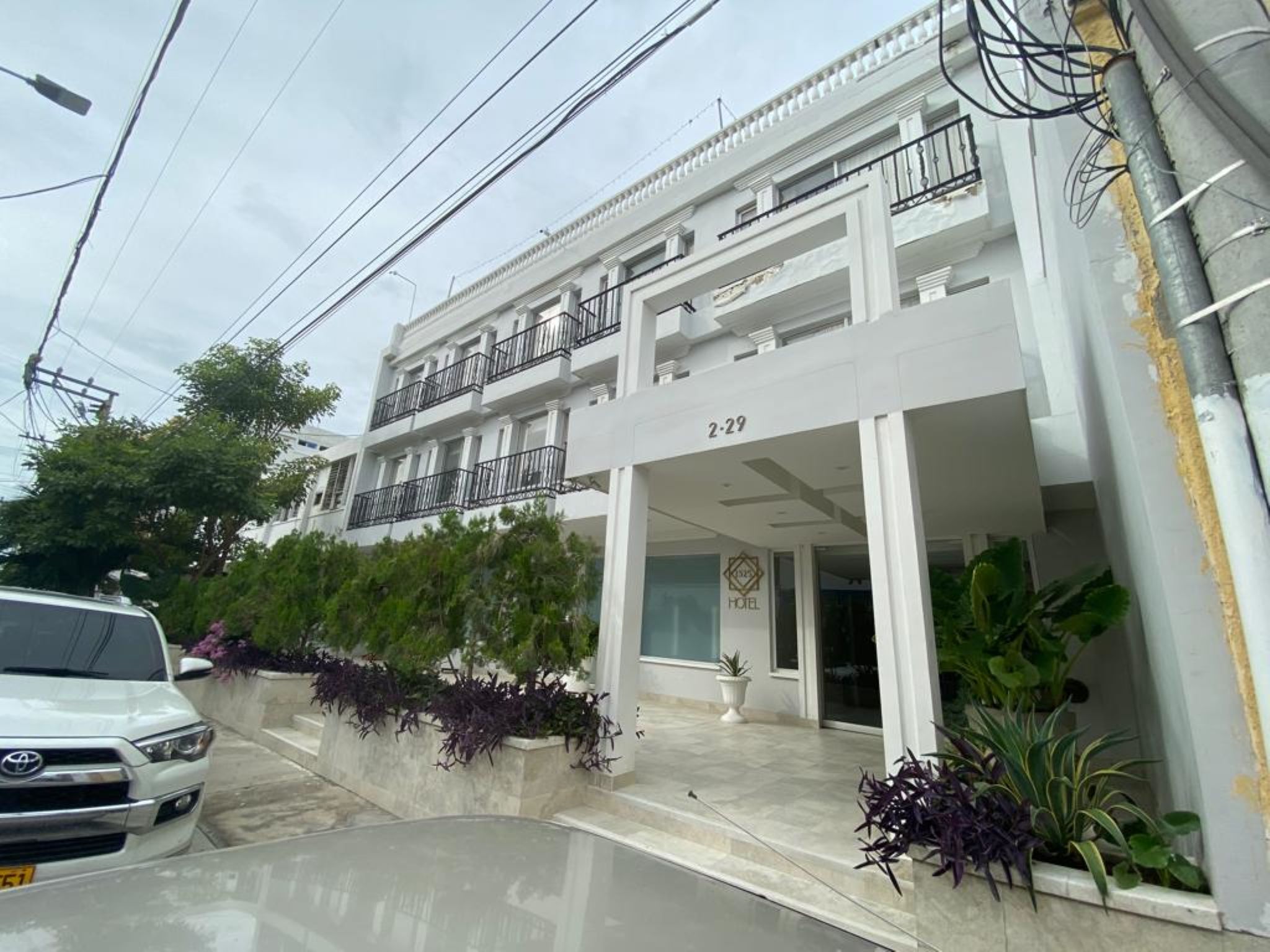 HOTEL 1525 1/20