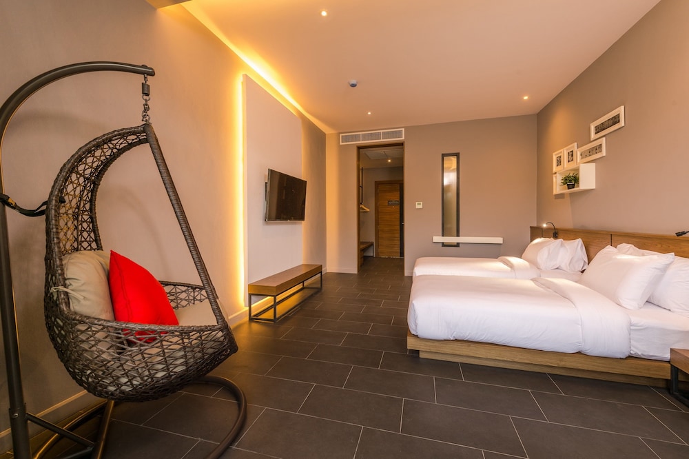 The Gallery Hotel Naiharn 11/50